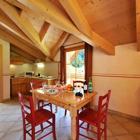 Sleeps 3 *